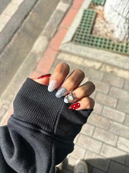 As seen on Jennie! Christmas Handmade Press On Nails